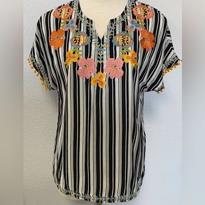 EMBROIDERED TASSEL SLEEVE TOP, size L